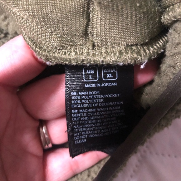 The North Face Olive Green Fleece/Sherpa Men’s Jacket - Picture 5 of 12